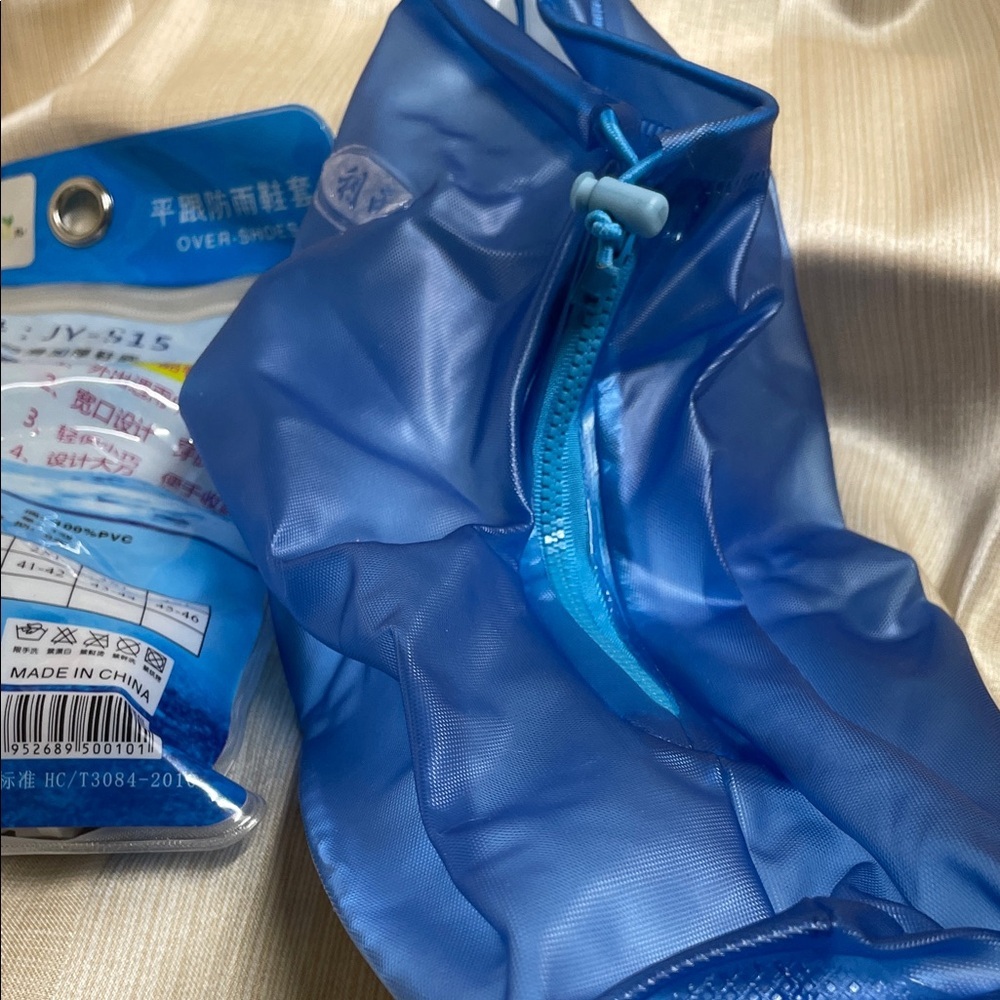 Clear Rubber Over-Shoes - Picture 4 of 6